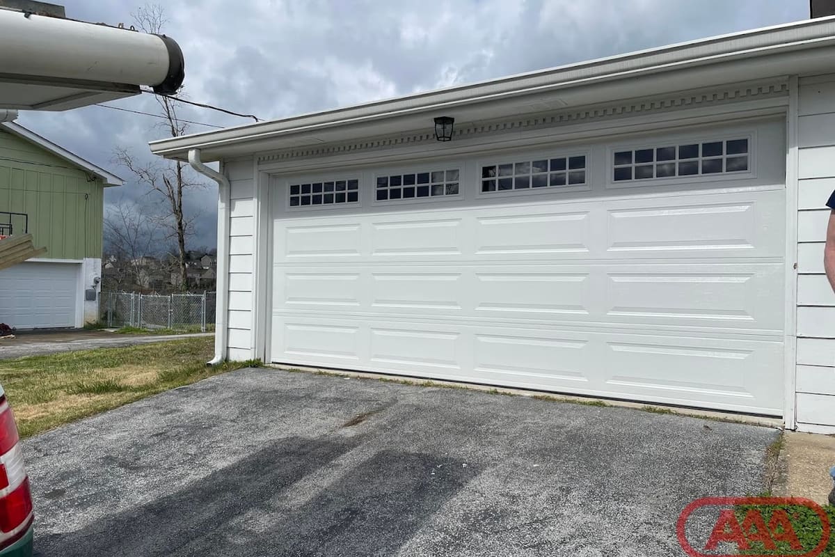 AAA Garage Door Repair Technicians of Tracy