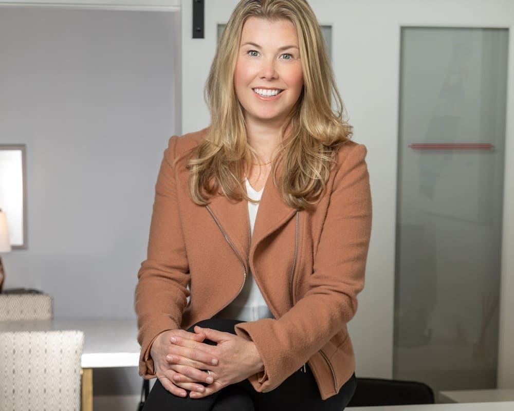 Alexis Thompson - Real Estate Agent, CA
