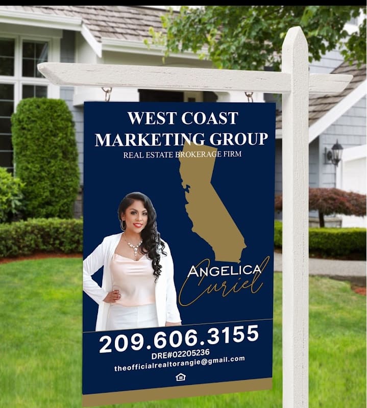 Angelica Curiel, Realtor