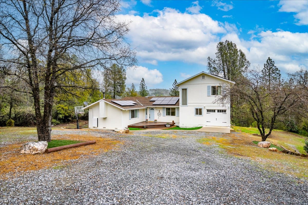 Angie Carocci, ACRE Real Estate / Placerville // El Dorado County Top Realtor, eXp Realty DRE #01947556