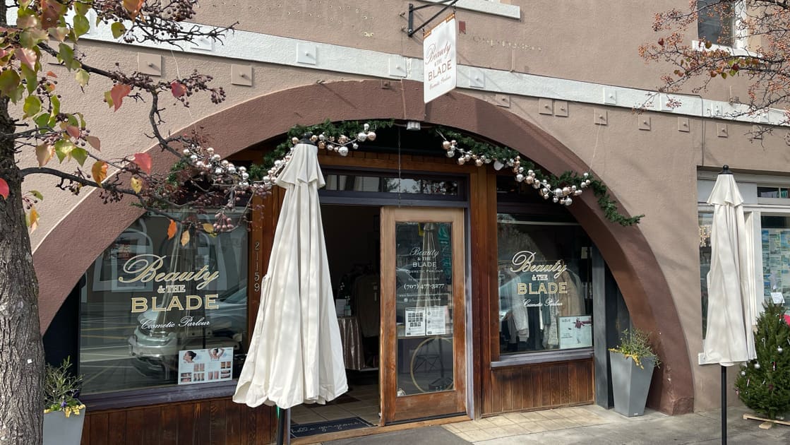 Beauty & THE BLADE Cosmetic Parlour