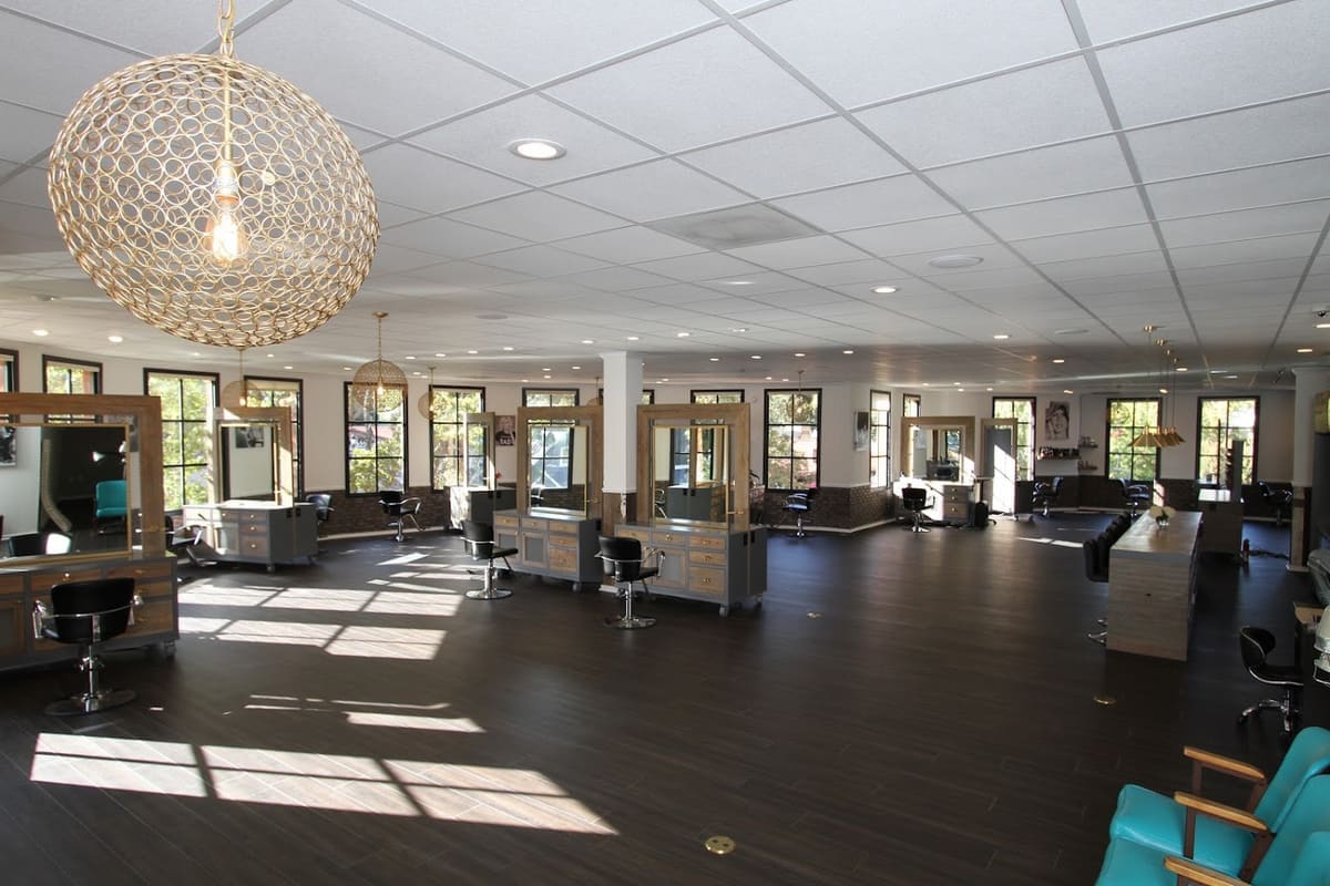 Caroline's Salon