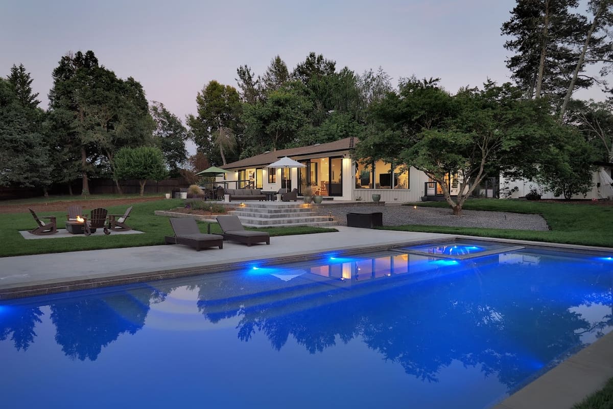 Coldwell Banker Realty - Dan Mayer