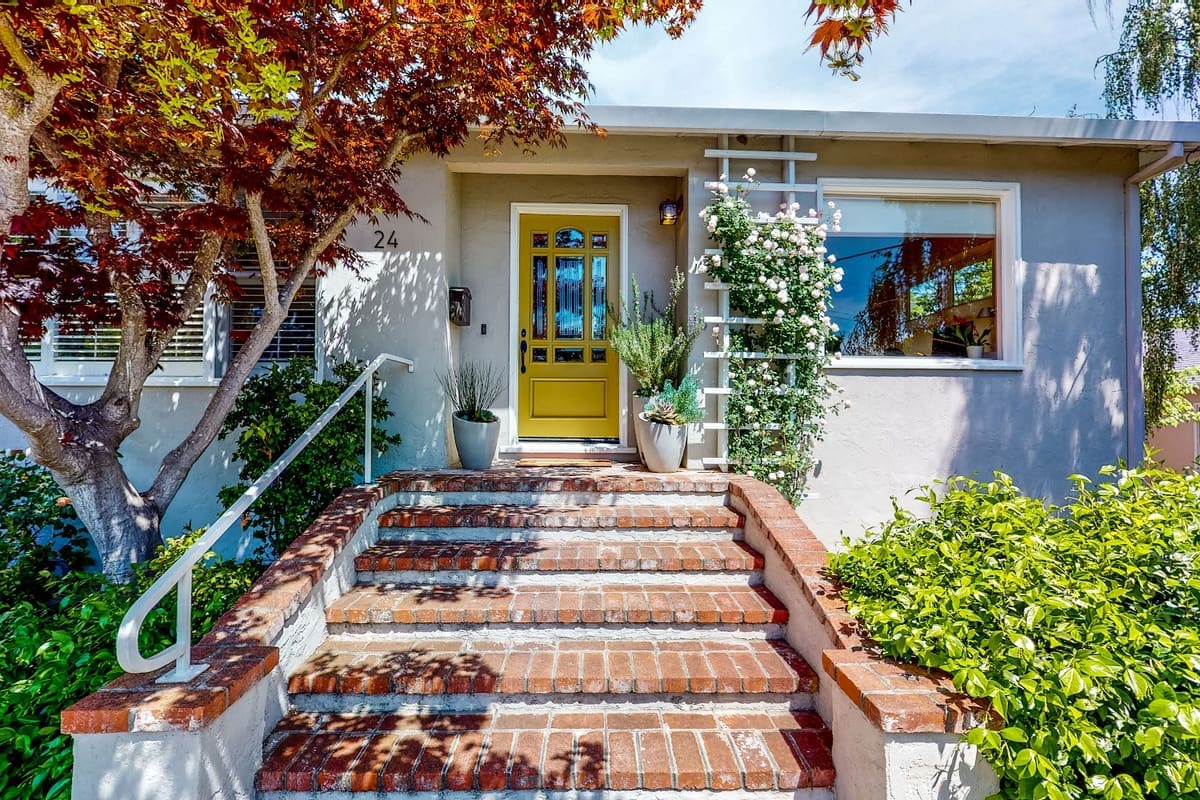 Denise Lucchesi, Realtor