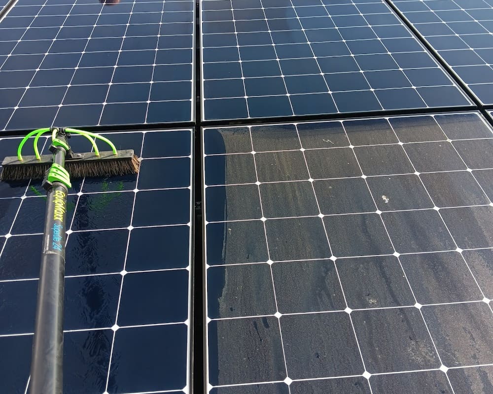 DM Solar Panel Cleaning