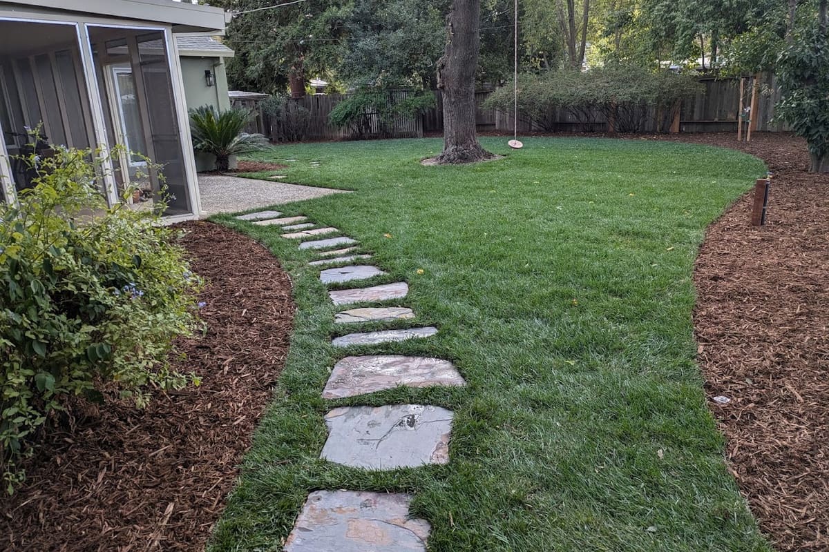 Fuentes Landscape & Maintenance Inc