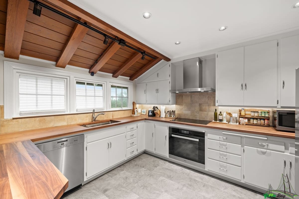 Green Bay Remodeling, Inc.