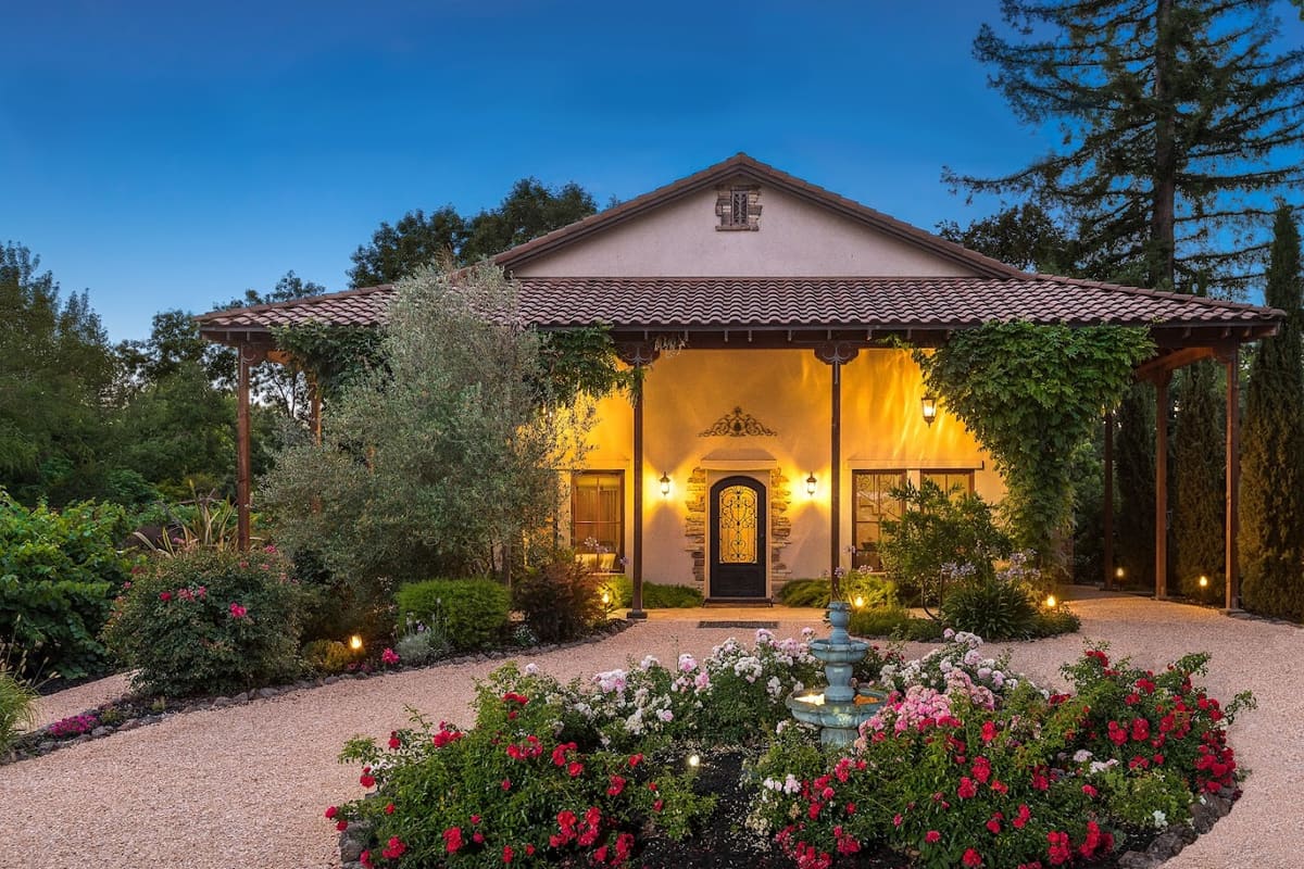 Hacienda Sonoma - A Luxury Vacation Rental Home.