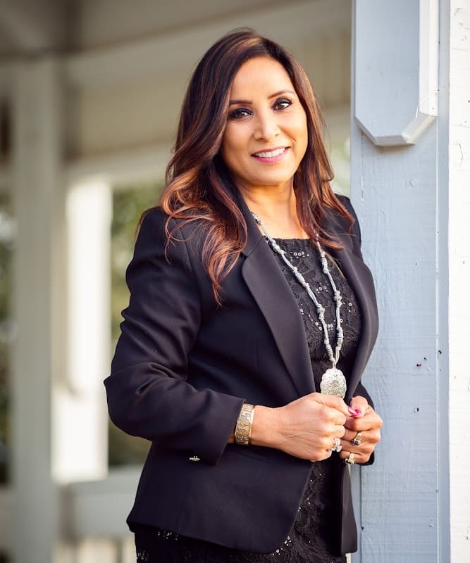 Kim Deol, Realtor Intero Real Estate Services