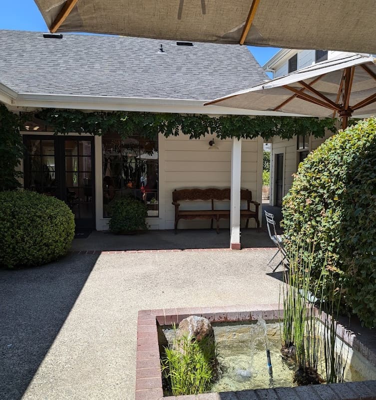 lavender nail salon