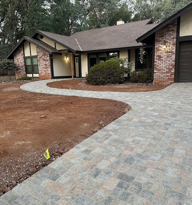 LR Landscaping & Pavers