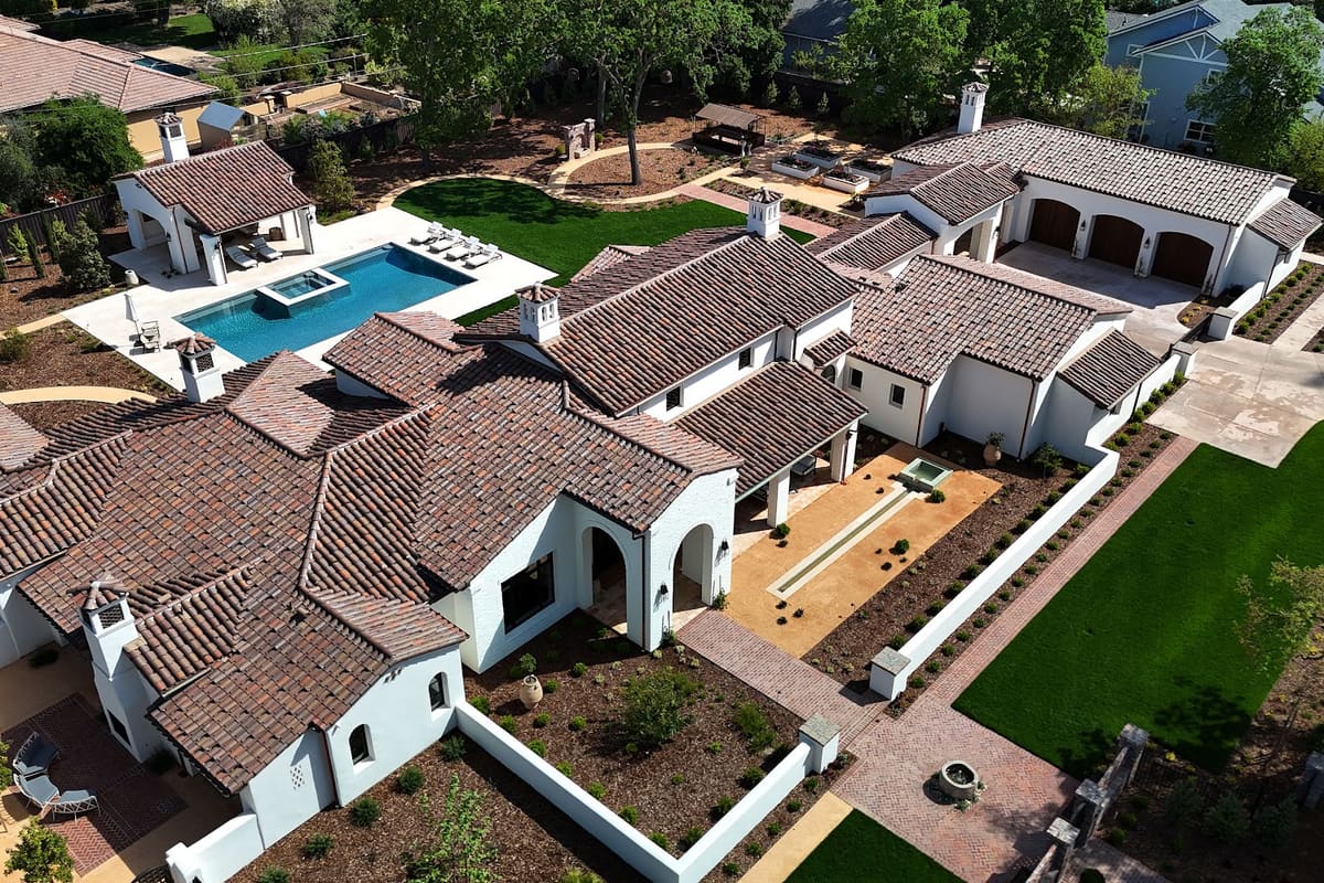 Lucero's Roofing