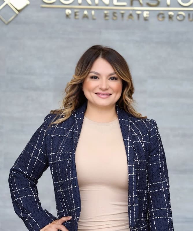 Realtor Mayra Carrillo