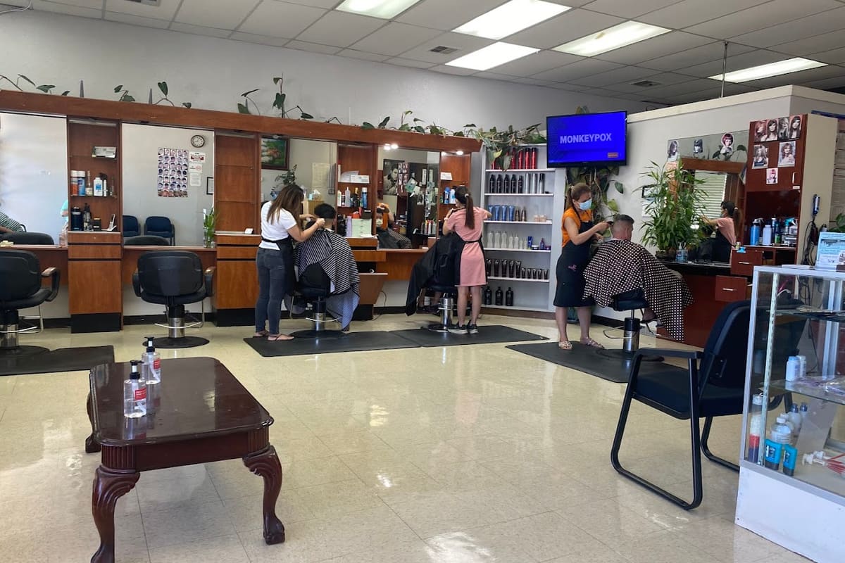 Solinda's Salon