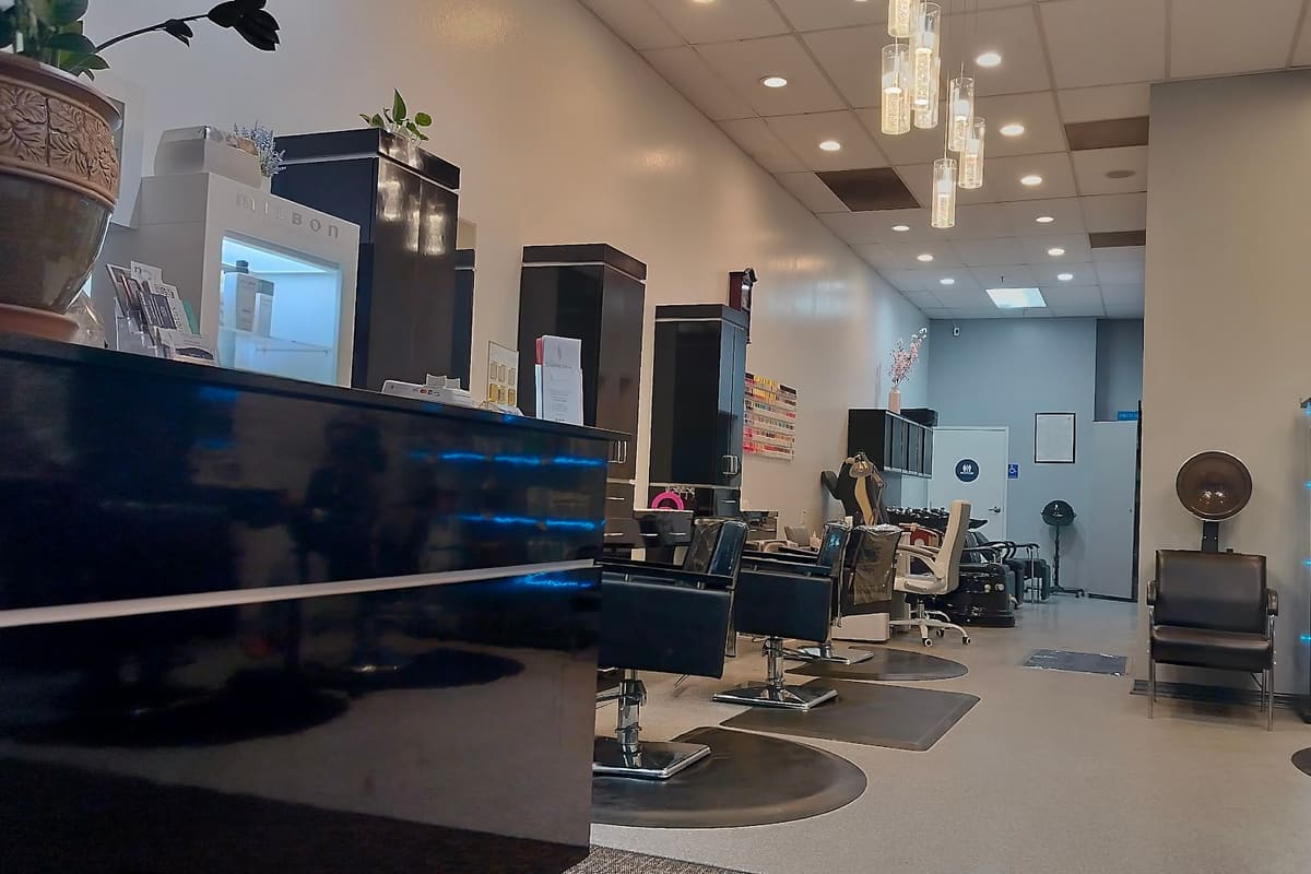 SparkleShine Salon