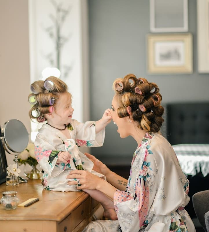 Status Salon