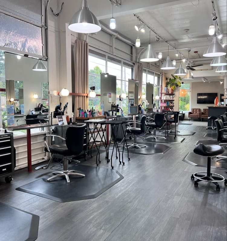 The Cutting Edge Salon