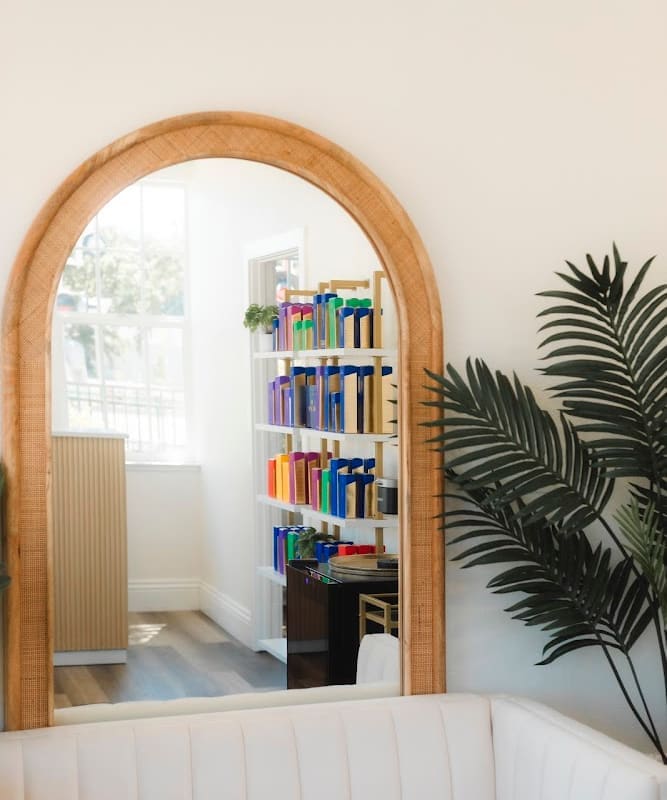 The SunRoom Salon