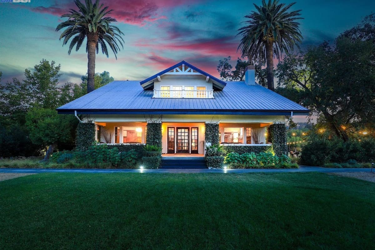 United Country - Green Fields Real Estate