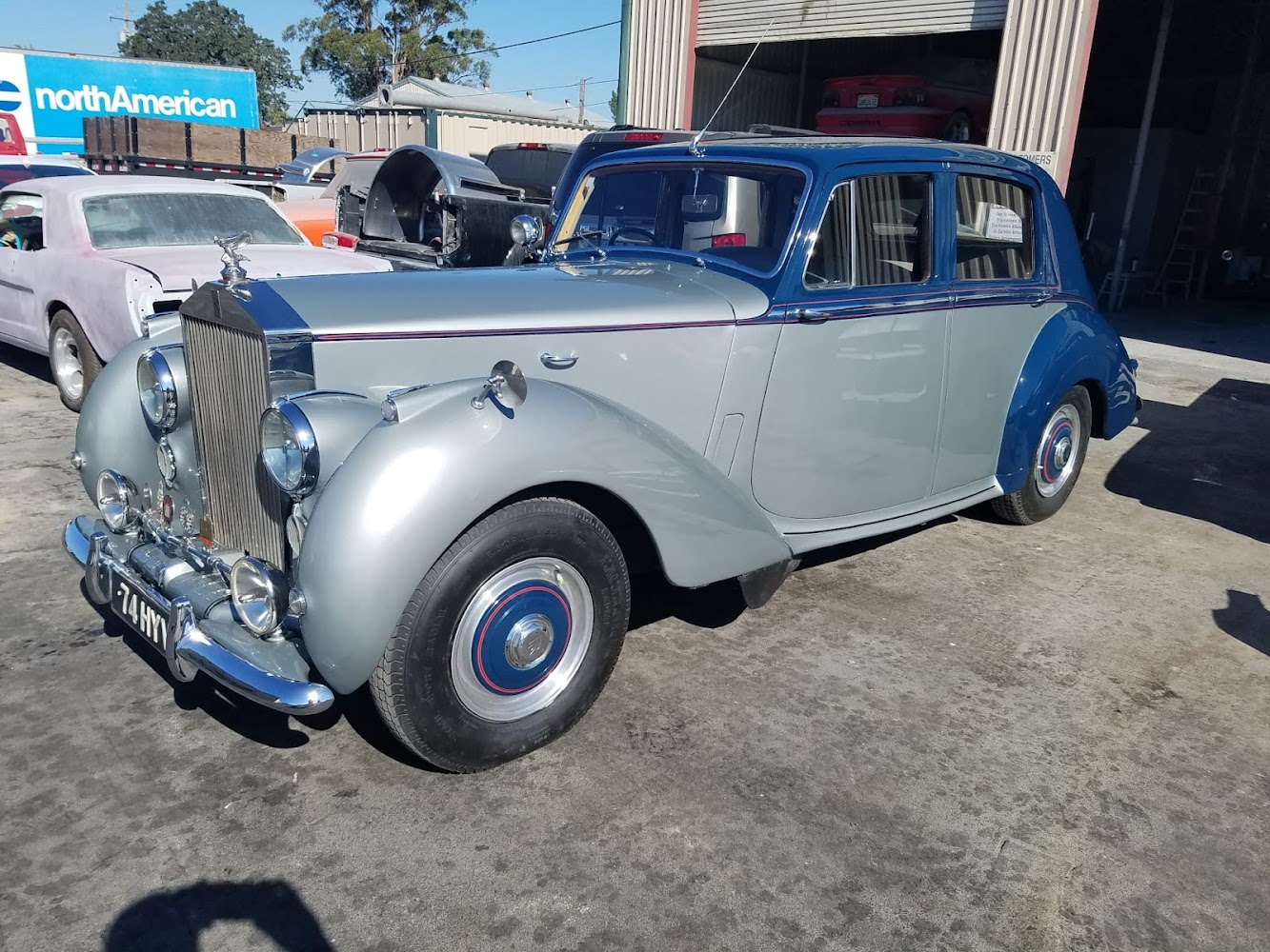 Universal Body Shop