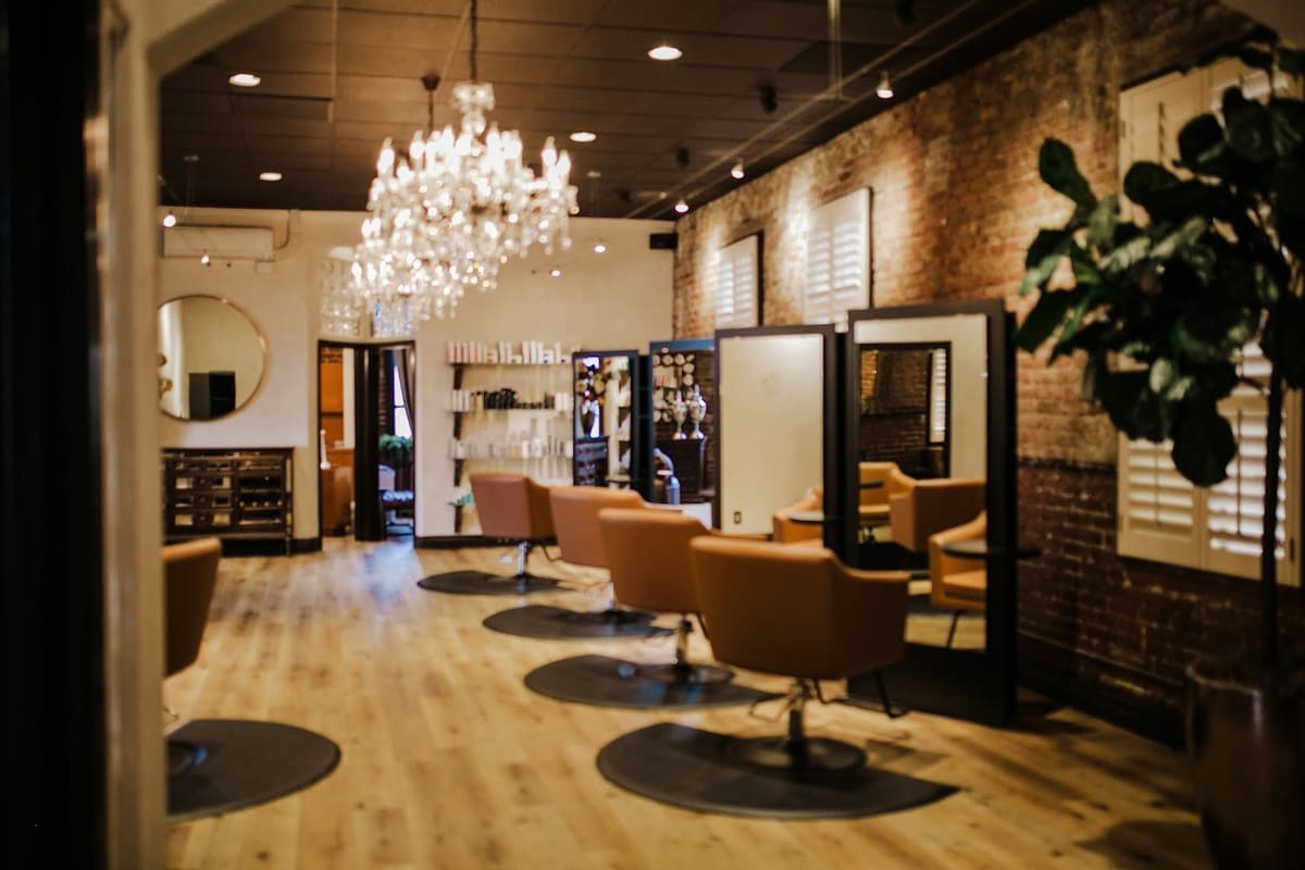Victoria's Salon