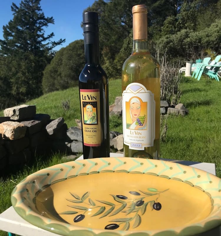 WINE LABEL DESIGN